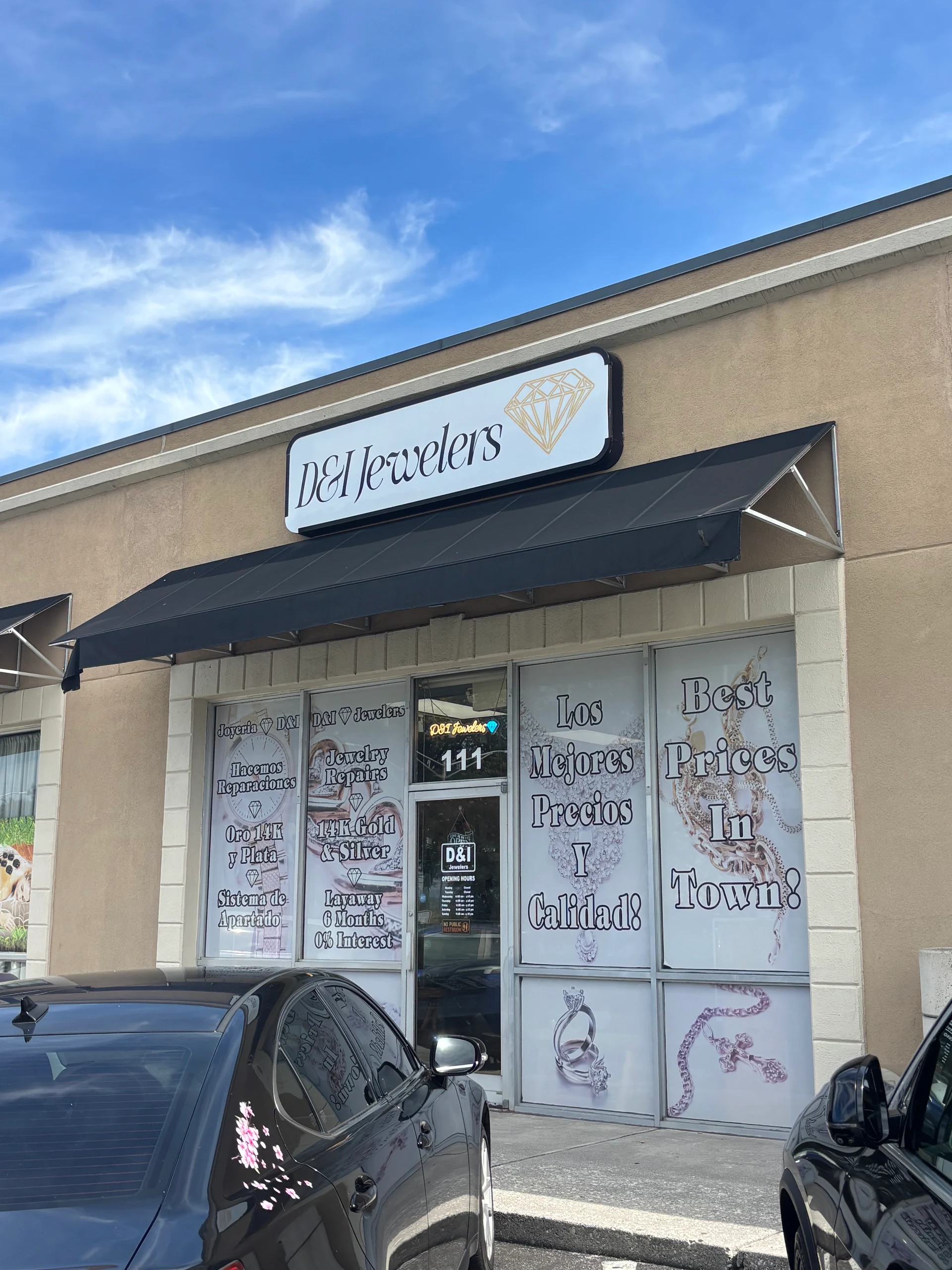 D&I Jewelers storefront, with its diamond sign and entrance at Suite 111 in Knoxville