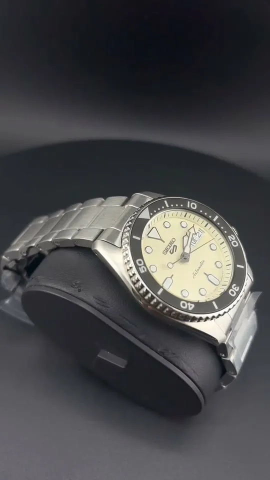 D&I Jewelers Facebook video 8 preview