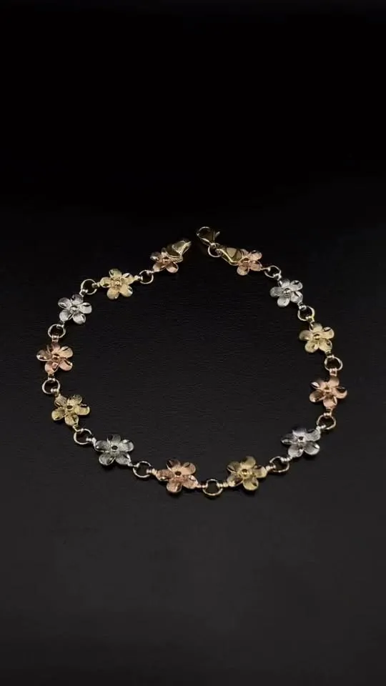 D&I Jewelers Facebook video 4 preview