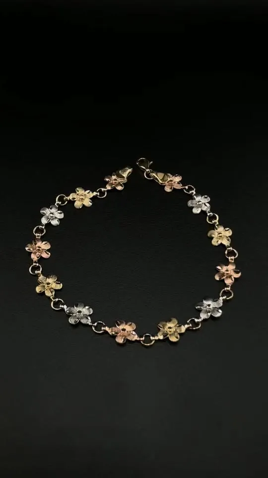 D&I Jewelers Facebook video 3 preview
