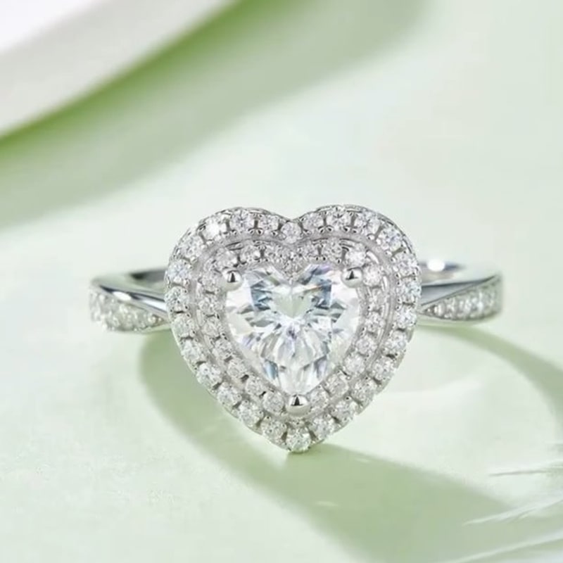 White gold heart-shaped double halo diamond ring